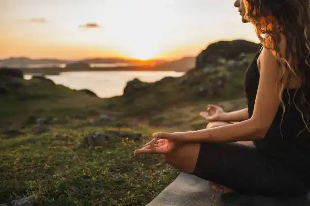 Doğada yoga
